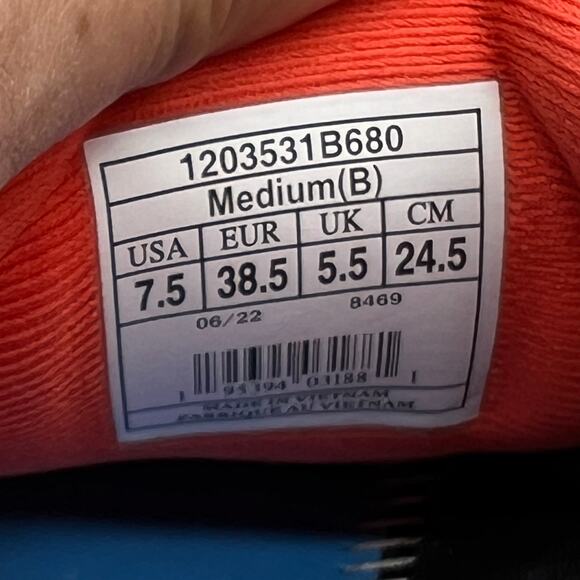 Brooks Shoes Womens 7.5 Adrenaline GTS 22 Running Sneakers Orange ** - Picture 6 of 9